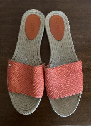 Шлепки, по стельке 27, фирма ugg, оригинал