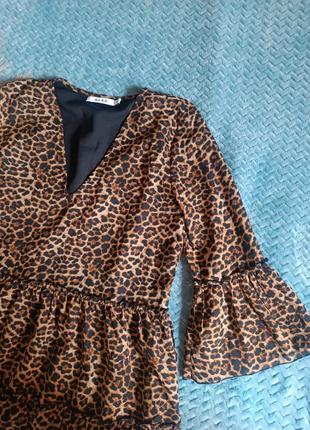Леопардовое платье с клешеными рукавами na-kd4 фото