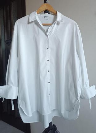 Белая рубашка оверсайз удлиненная с кулисами на рукавах