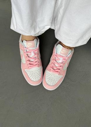 Замечательные женские кроссовки nike sb dunk low pink corduroy розовые8 фото