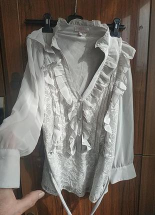 Очень красивая,нежная кружевная в оборках рубашка, блузка.3 фото