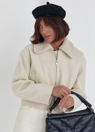 Жіноче укорочене пальто на змійці, куртка, з комірцем, сіре, молочне, бежеве4 фото