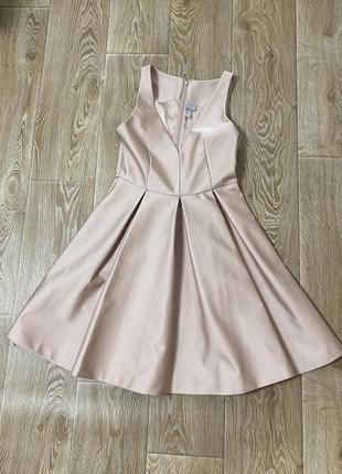 Платье женское нарядное стильное 2024