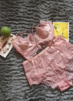 Нижня білизна комплект