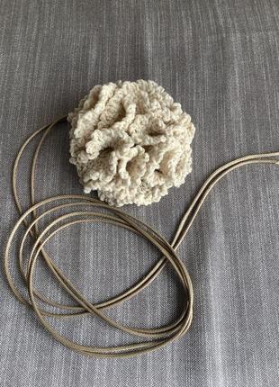Чокер handmade ручна робота прикраса для волосся  брошка вʼязана квітка троянда6 фото