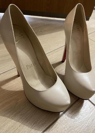 Туфлі на підборах в стилі christian louboutin6 фото