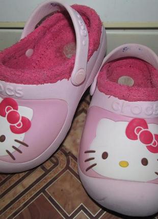 Брендовые утеплённые crocs hello kitty1 фото