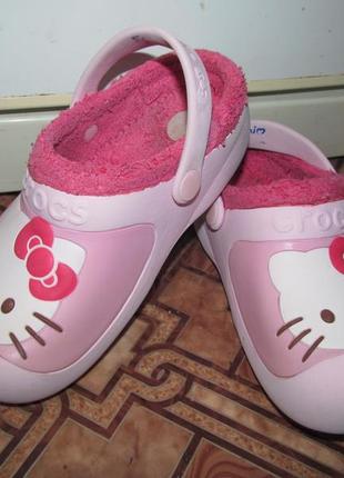 Брендовые утеплённые crocs hello kitty6 фото