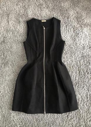 Черное коттоновое брендовое платье на замок алаиа