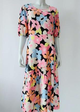 Платье в цветочный принт 100% вискоза.