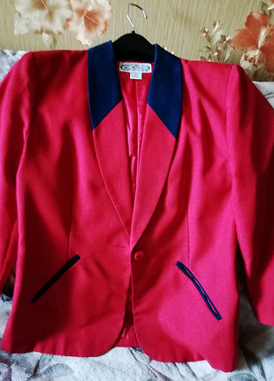 Костюм жіночий