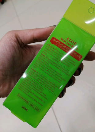 Tony moly magic food aloe vera spf50, сонцезахисний крем1 фото