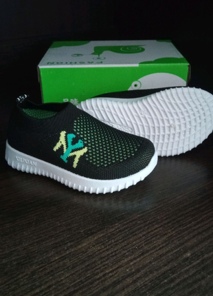 Кросівки дитячі 2