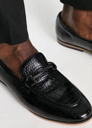 Лофери asos design loafers in black faux croc3 фото