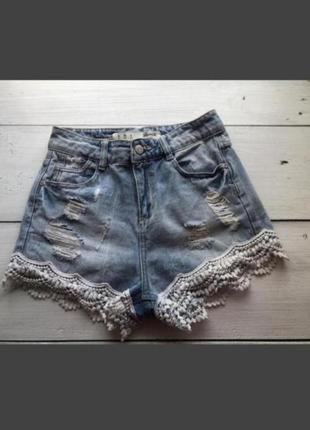Джинсовые шорты