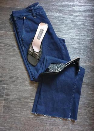 Стильні широкі прямі джинси з необробленим низом розмір с-м5 фото