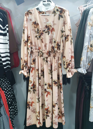 Жіночна сукня