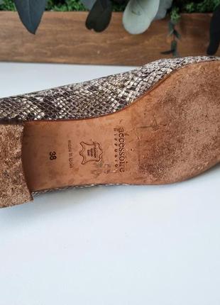 Кожаные туфли в змеиный принт accessoire diffusion8 фото