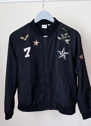 Бомбер чорний із нашивками 2b designed by 2-biz