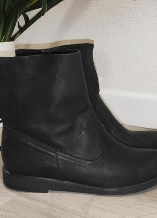 Черевики нові шкіряні