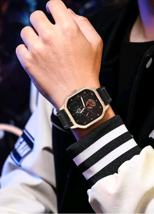 Подарунковий чоловічий набір із наручних годинників і біжутерії6 фото
