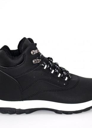 Чорні зимові нубукові черевики на хутрі5 фото