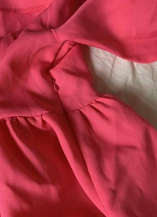 Розовое платье с объемными рукавами4 фото