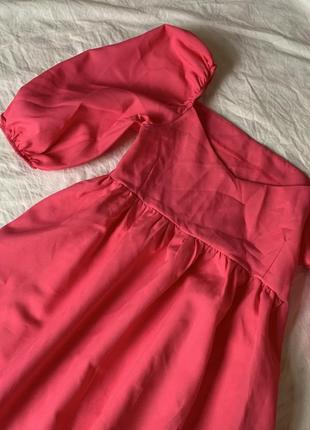 Розовое платье с объемными рукавами5 фото
