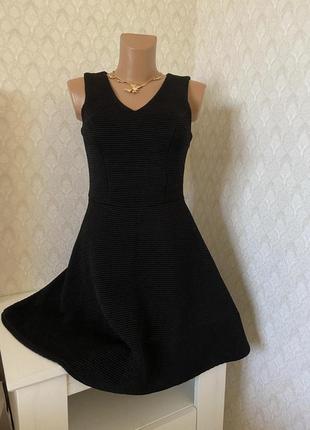 Красивое фактурное платье черного цвета р.м2 фото