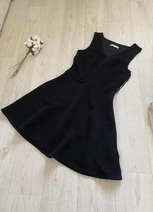 Красивое фактурное платье черного цвета р.м9 фото