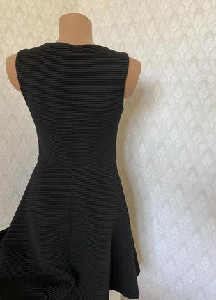 Красивое фактурное платье черного цвета р.м5 фото