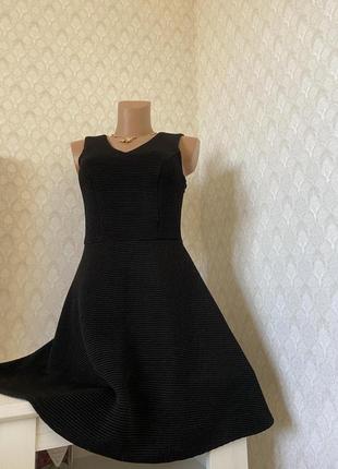Красивое фактурное платье черного цвета р.м7 фото