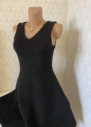 Красивое фактурное платье черного цвета р.м3 фото