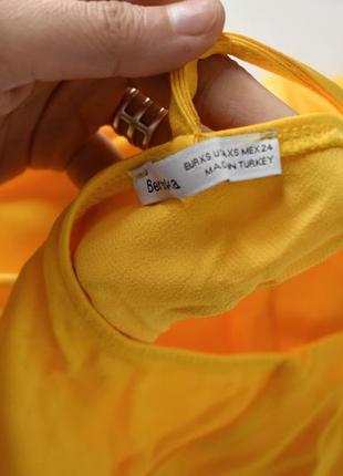 Неймовірна відверта жовто-гаряча легка літня сукня8 фото