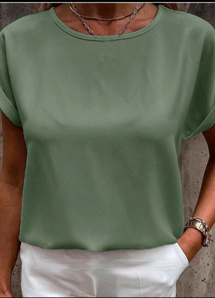 Жіноча блузка — футболка вільного крою в п'яти відтінках.4 фото