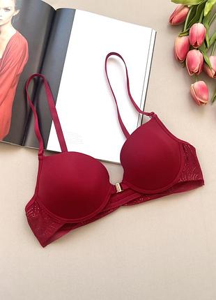 Гладкий бюстгальтер рубінового кольору з застібкою спереду
