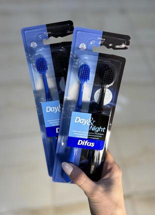 Комплект зубных щеток difas day&night, 2 шт1 фото