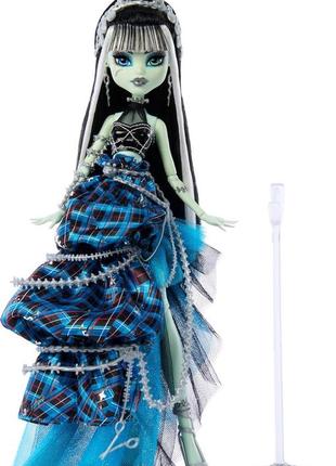 Лялька монстер хай френкі штейн monster high frankie stein stitched in style collector4 фото