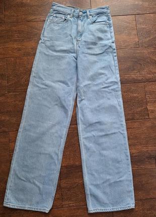 Женские голубые джинсы high loose, размер s. по бирке 25-31.