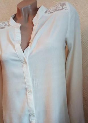 Блуза c&a
, візкоза
з мереживом 🦋 метелики