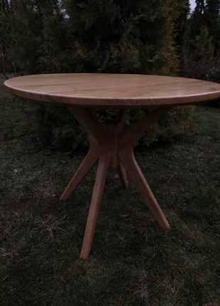 Стіл круглий кухонний із масива дерева2 фото
