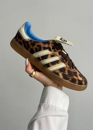 Розкішні жіночі кросівки adidas samba pony x wales bonner leopard леопардові3 фото