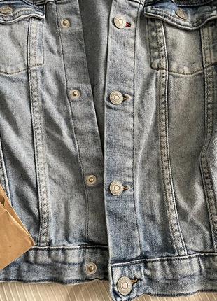H&amp;m джинсовая куртка с капюшоном и нашивками 9-10 134-140 см2 фото