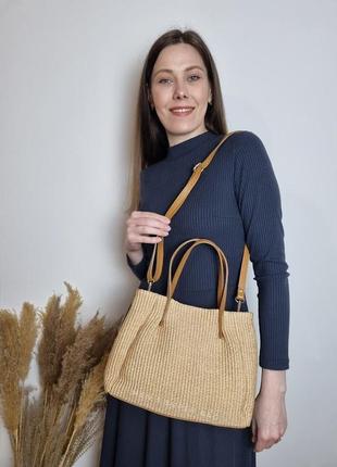 Жіноча сумочка з рафії виробництво італія