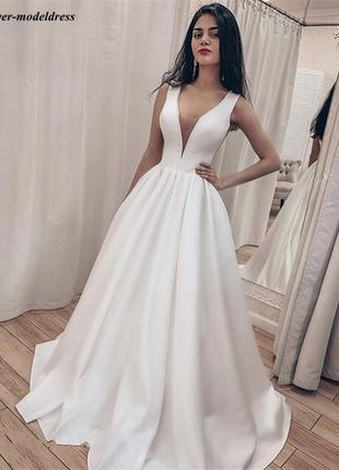 Атласное свадебное платье1 фото
