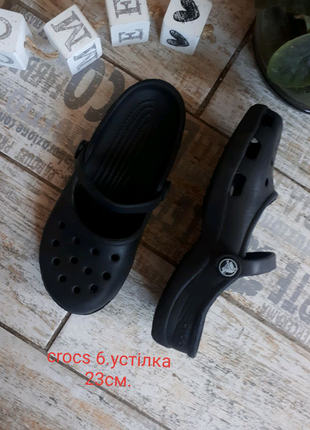 Crocs