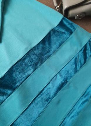 Ошатне вечірнє плаття смарагдового кольору3 фото