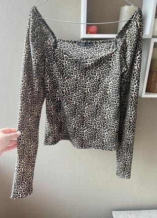 Леопардовая блуза с открытым декольте в актуальный принт объемные рукава mohito10 фото