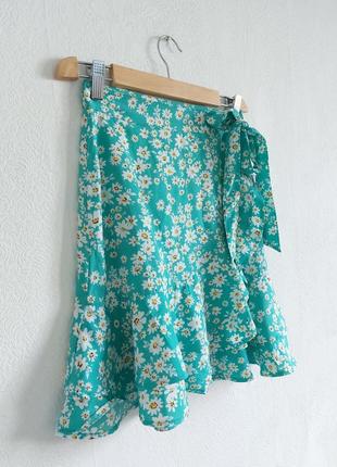 Шифоновая юбка на запах в цветочный принт2 фото