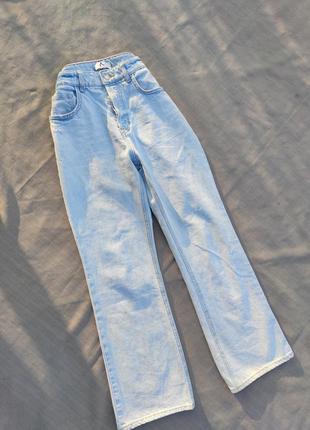 Прямые джинсы красивого цвета1 фото